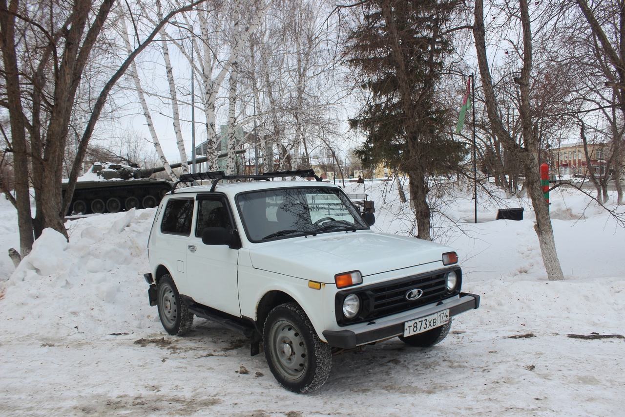 Жители Увельского района подарили военным автомобиль «Нива» | 06.03.2024 |  Увельский - БезФормата